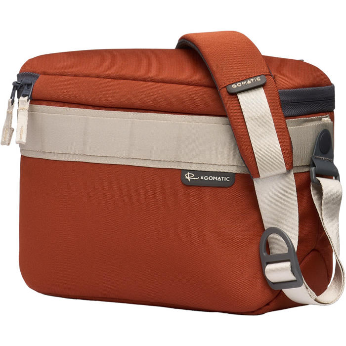 Gomatic Peter McKinnon Luma Camera Sling 12L, Rust (Červená)