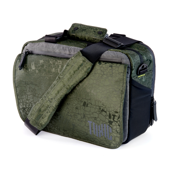 Toxic Wraith Camera Messenger L Water Resistant ''Frog'' Pocket Emerald