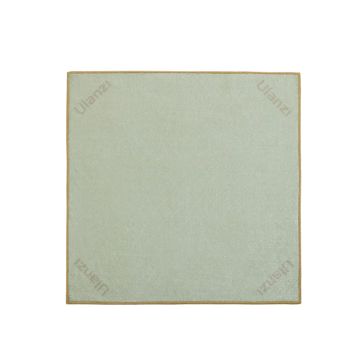 Ulanzi 17 Inch Protective Wrap   Green